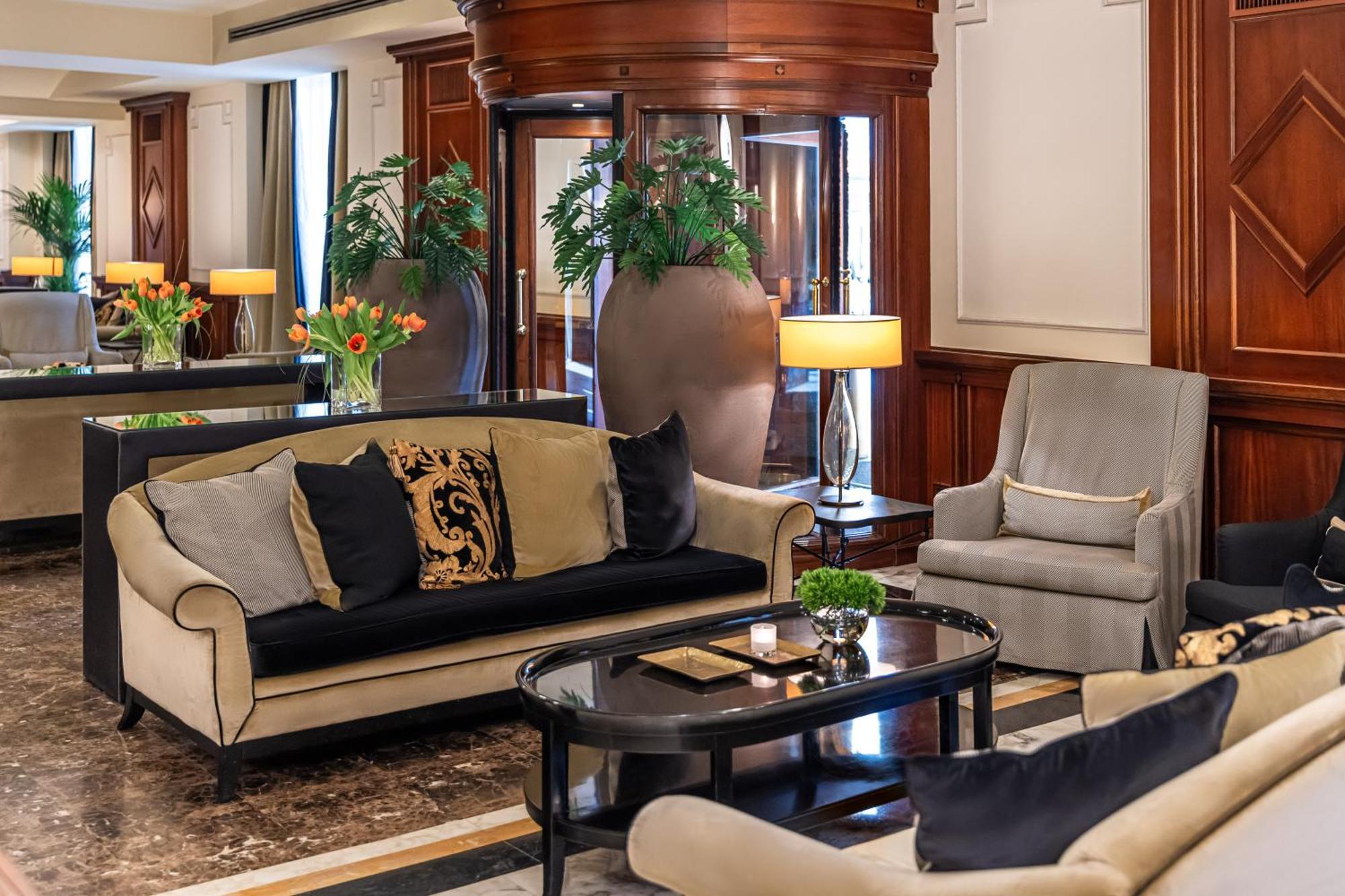 Starhotels Majestic Turin Bagian luar foto